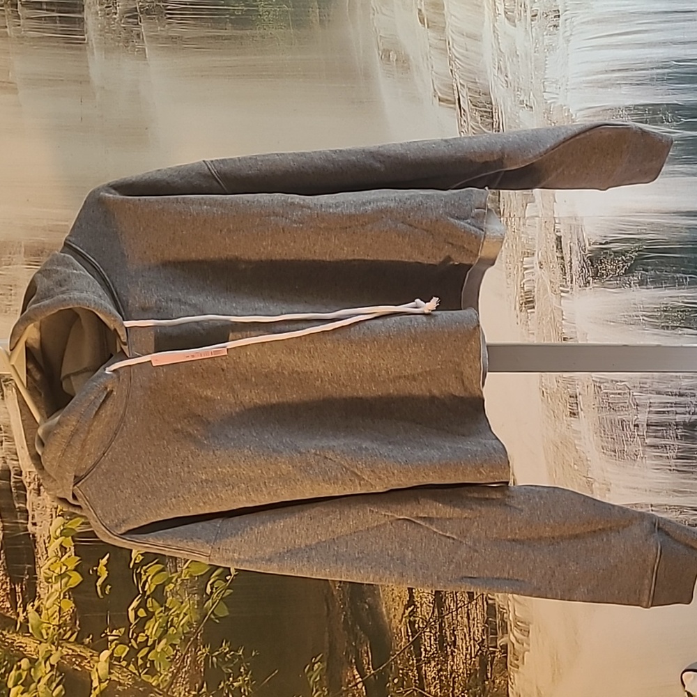 New with tags! Wild Fable Womens XL cropped gray fleece cozy hoodie